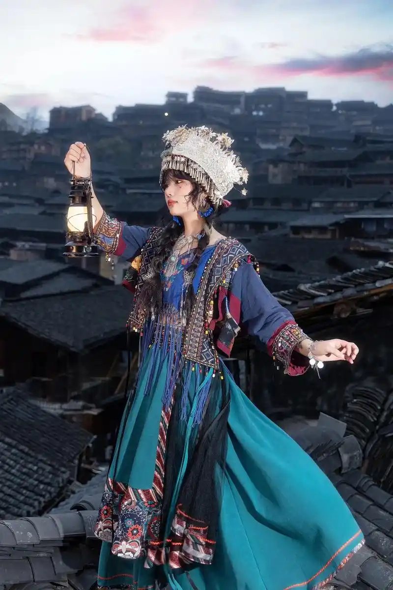 "答应我,去千户苗寨拍一次苗疆少女,真的绝美"#西江千户苗寨 - 抖音