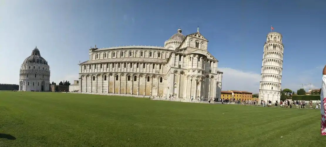 比萨斜塔