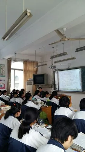 蒋王中学思源楼:一粥一饭,当思来之不易;半丝半缕,恒念物力维艰.