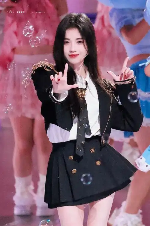 鞠婧祎唱恋爱告急好甜