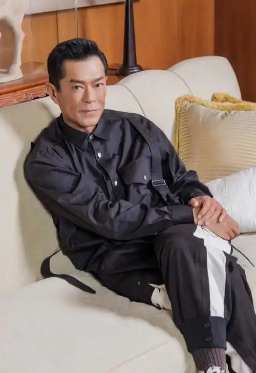 最近,古天乐也因此发文谈"烦恼",说自己不会庸人自扰,看来在53岁的