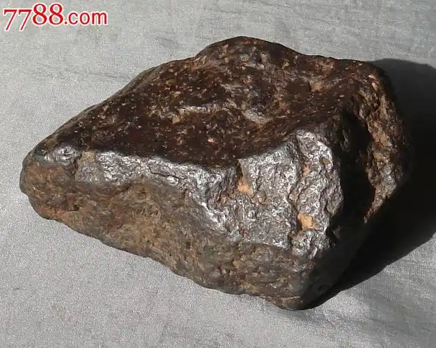 铁陨石(1098克)