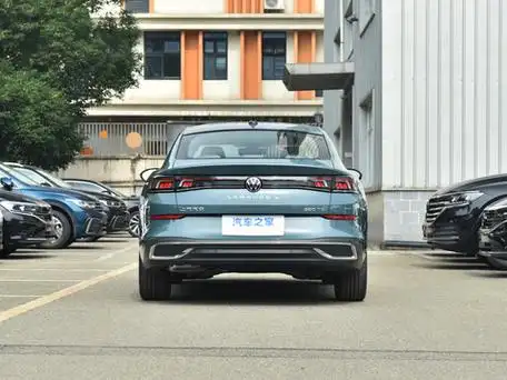 凌渡2024款 凌渡l 280tsi dsg酷辣版车身外观_迷迭青_大众_汽车图片