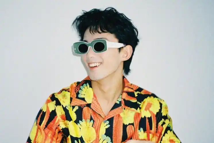 今日分享吴磊短发造型 #短发  #男士发型  简约白t 春天的味道#短发