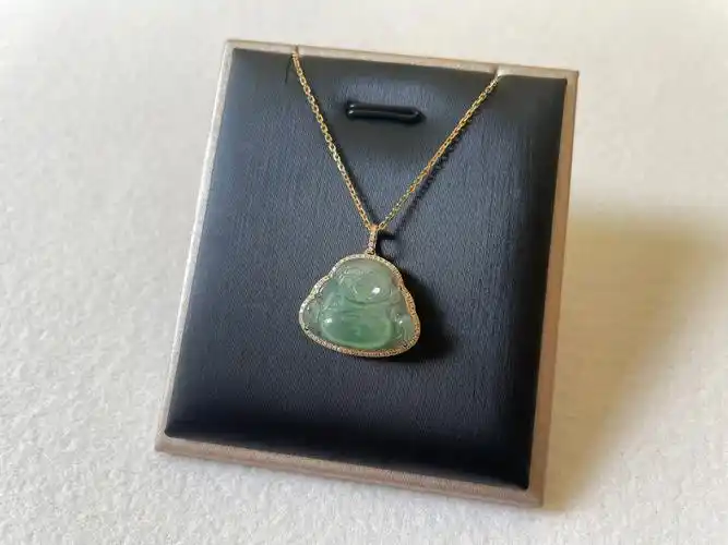 翡翠冰绿佛公肚子飘飘绿18k真金真钻镶嵌