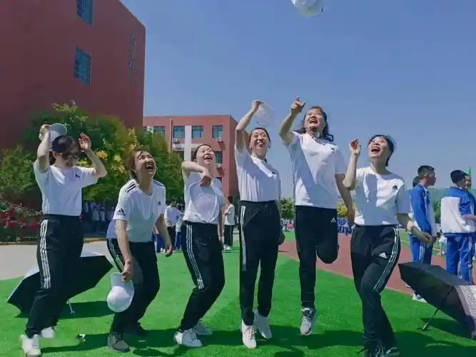 运动青春强国有我阳光体育风采卓然陈仓初中2022年田径运动会开幕啦