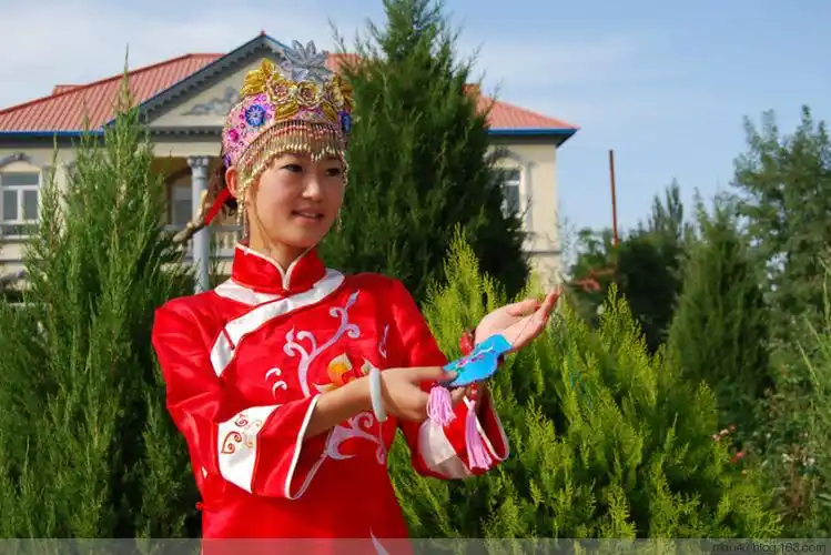 中国各民族——锡伯族