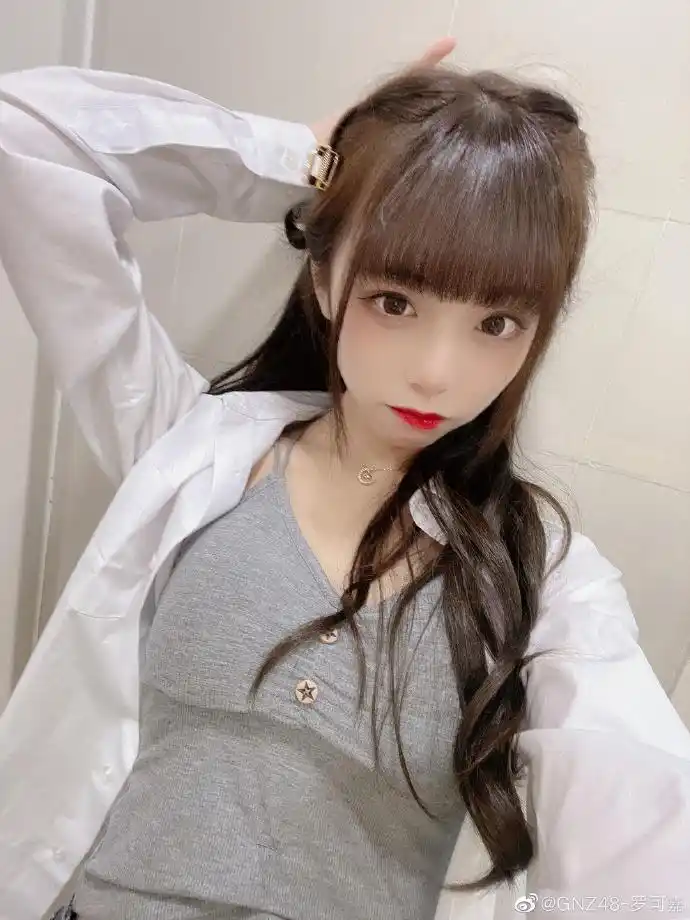 美女艺人罗可嘉迷人美照欣赏,真可爱啊