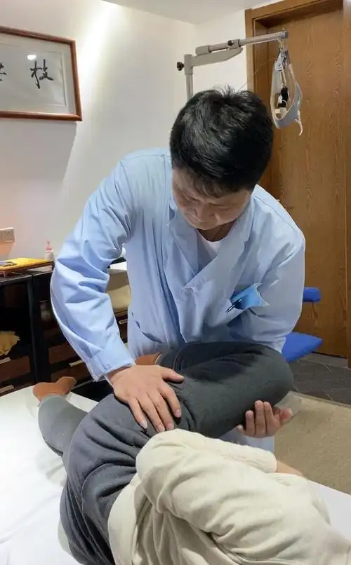 18分钟经历全身徒手正骨治疗秒变美少女