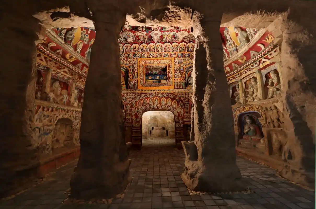 云冈石窟迈出"行走"世界第一步