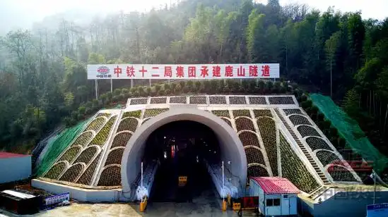 湖杭铁路最长隧道贯通