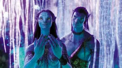 《阿凡达》重映3.7亿,《战狼2》却仅990万,差距为何如此之大?