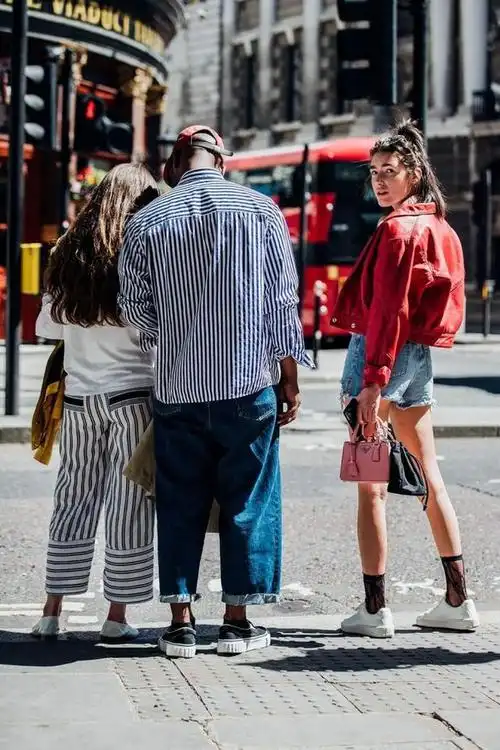 街头嘻哈风格穿搭男夏季(掌握这3点让你轻松搞定)(2)