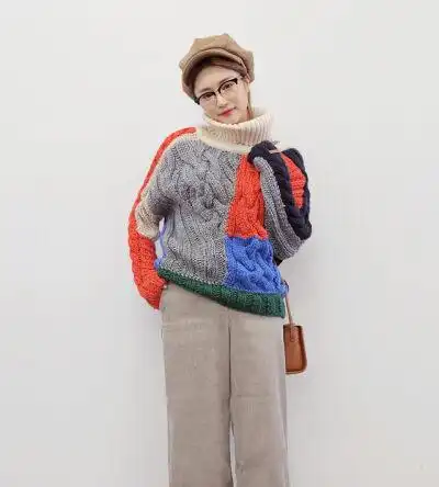 彩虹拼色毛衣,非常青春甜美气质清新,所以如果想在秋冬粉嫩活力一把的
