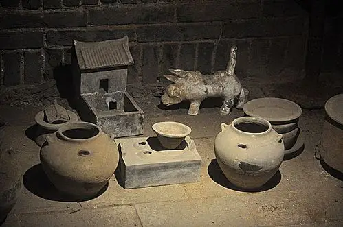 中国墓葬陪葬品_全景网
