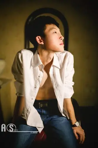 人像不给脸男人也可以很性感但是要瘦