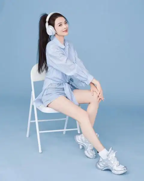 唐薇_歌手_作品_个人资料_简历_生日_经历_留言 - 酷乐米