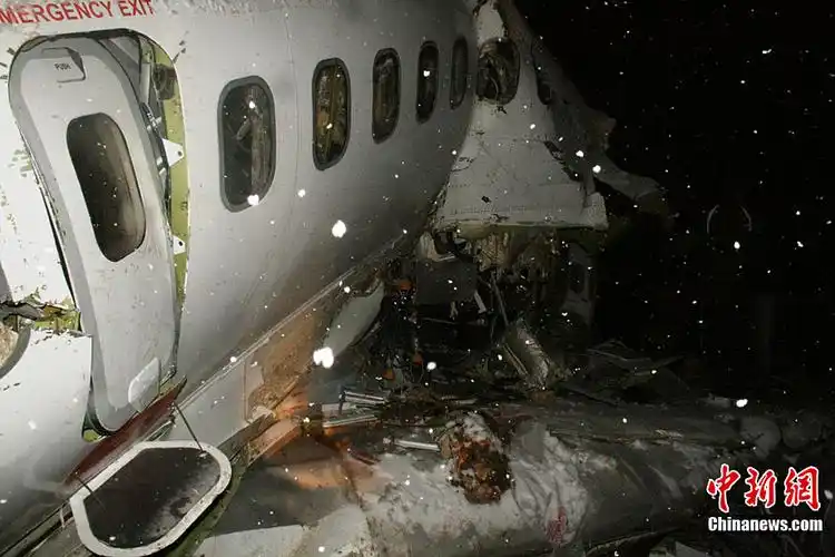 伊朗一架波音727客机坠毁