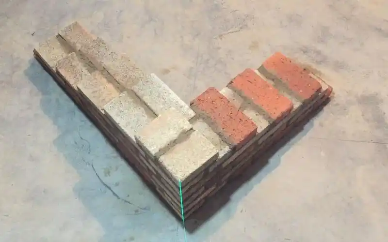 二四墙大角怎么做?梅花丁转角砌法,整体性好,用三一砌法施工