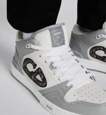 单敬尧dior迪奥b57运动鞋休闲造型活力风采