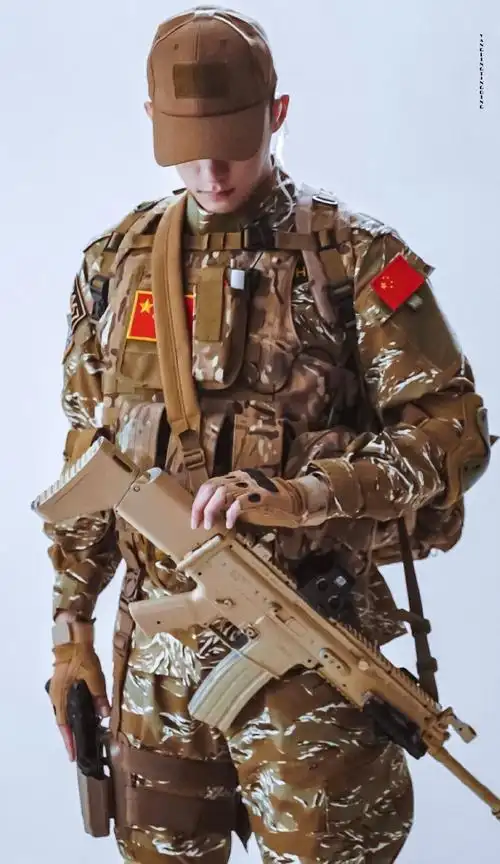 豆姐热议##黄景瑜亲爱的戎装剧照#黄景瑜超话穿军装也太帅了吧!