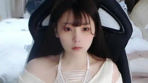 斗鱼lol技术流主播酥酥含泪宣布退鱼