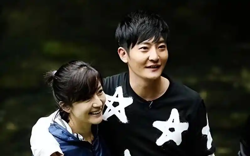 娶两姐妹当连襟,陆毅和郭京飞"较量"16年,丈母娘却笑到最后_鲍蕾和