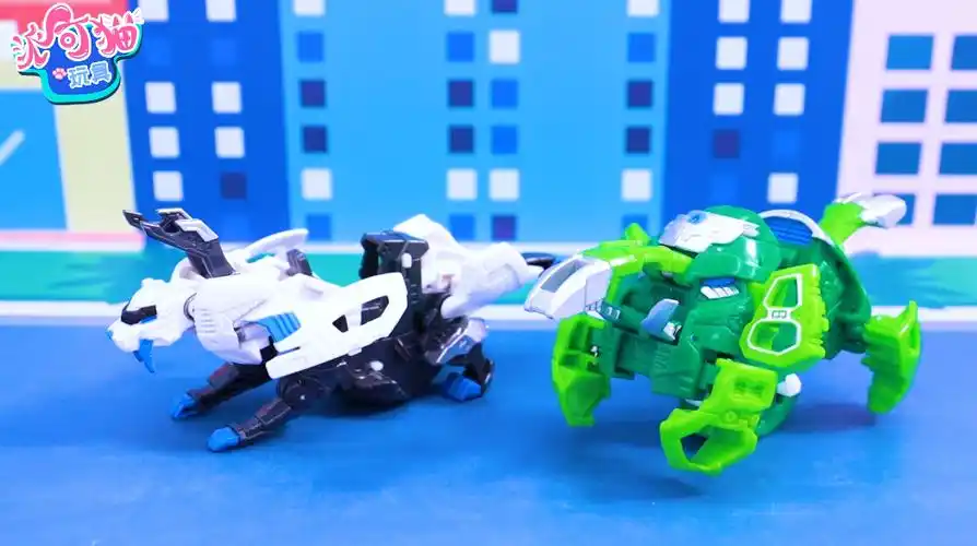 开箱咖宝蛋神米拉轰和摩斯轰,落地立刻变身机器人,太好玩了-母婴亲子