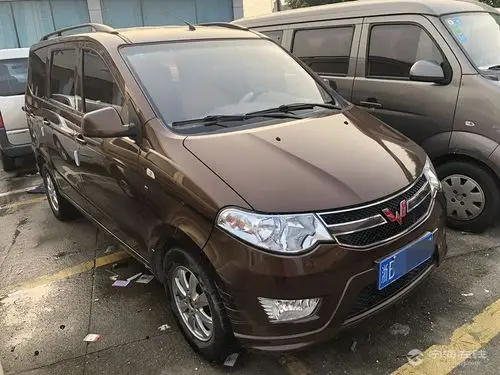 5 咖啡色精品车况个人私家车急急急卖