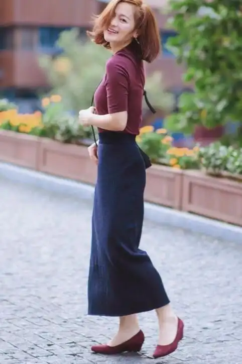 坡跟凉鞋配什么衣服好看-天晟网