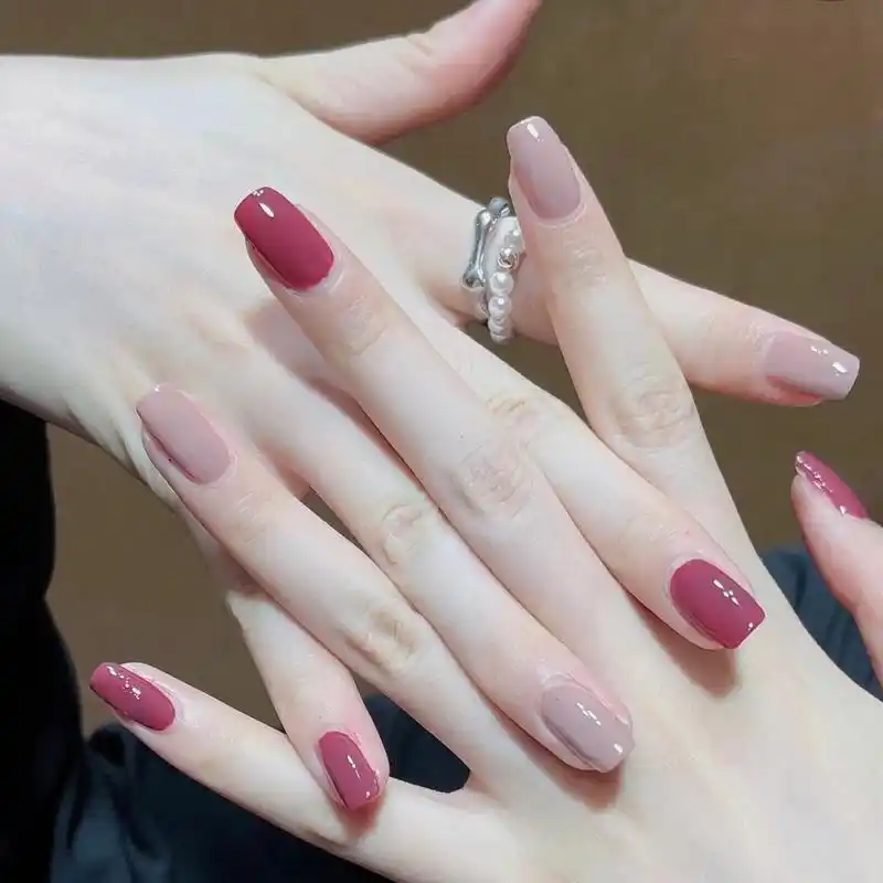 2023显白单色跳色美甲款式 颜色选对做个简单的单色也很93哟 简约