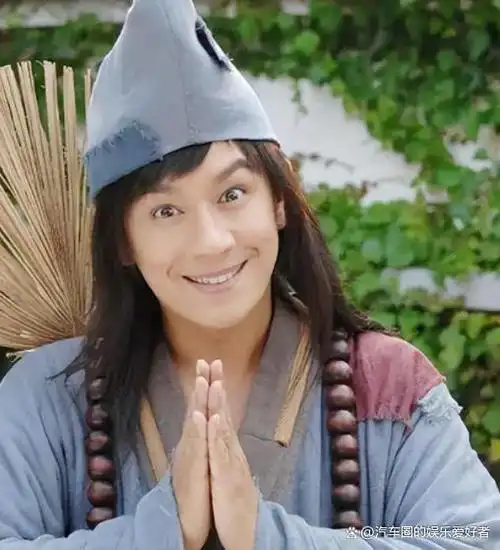 陈浩民陆续推出多部影视剧,因此成为年轻观众心目中的现代版本"济公"