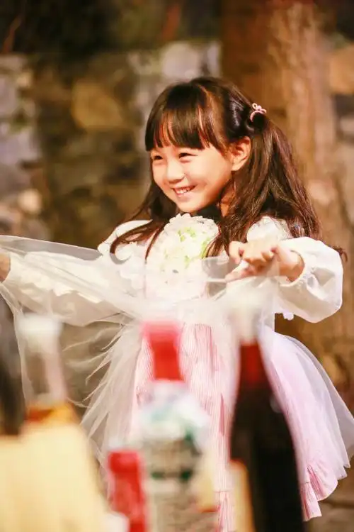 首页 热门图片 综艺 小山竹《爸爸去哪儿5》可爱高清