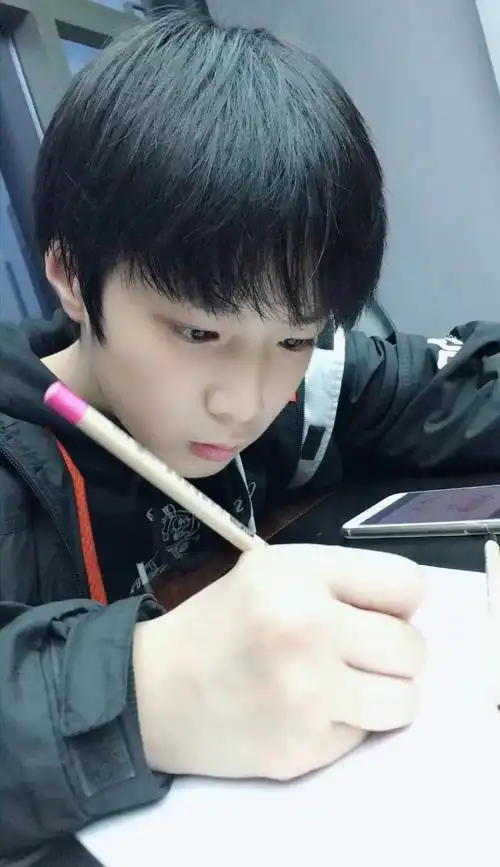 空白(hehehe雨桐)