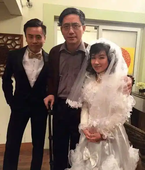 的康祈耀,与两任康枝子已缘尽,与黄菲也分居_扮演者_何文茵_因为