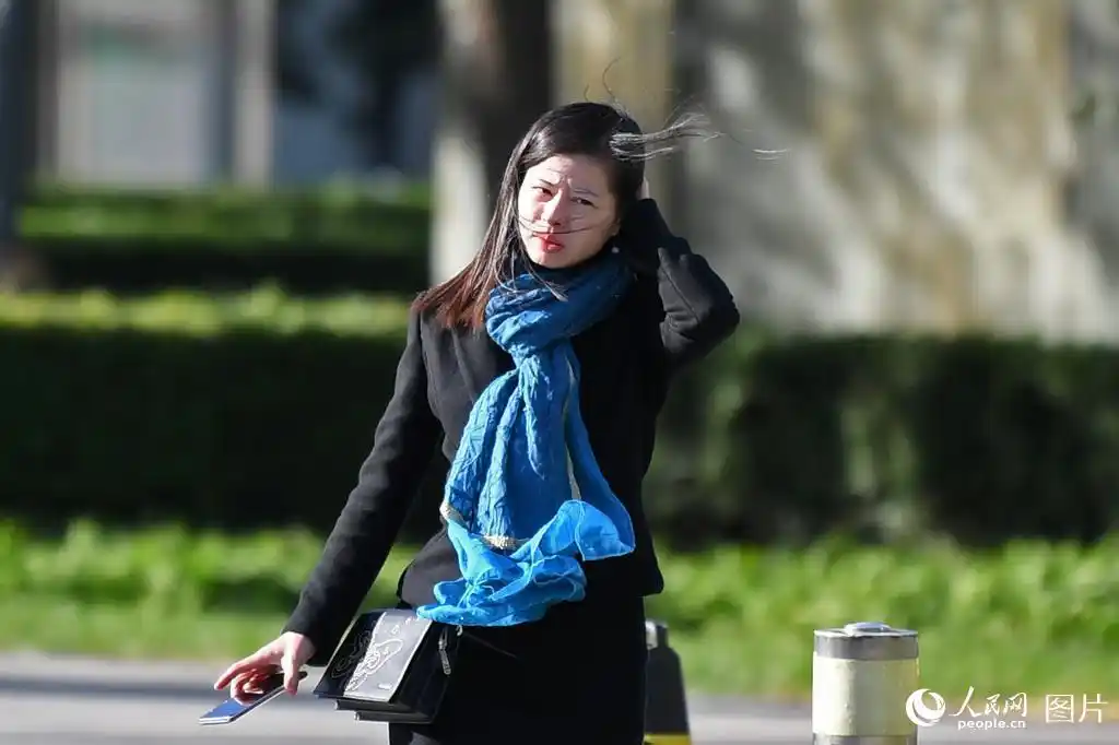 北京出现近10年同期罕见大风沙尘天气