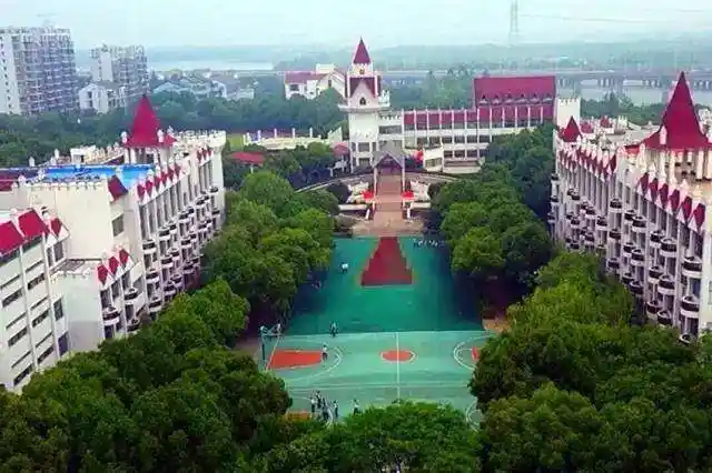 报考苏州外国语学校不受户籍,国籍限制(因高考原因,非江苏省户口不