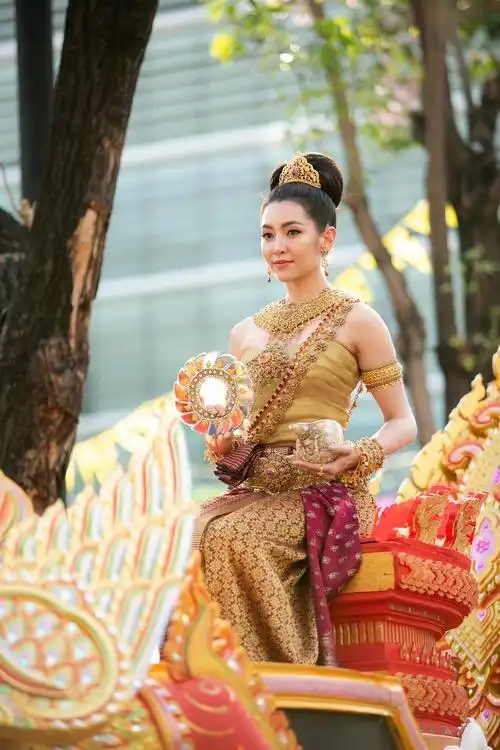 泰国女星穿传统泰服集合