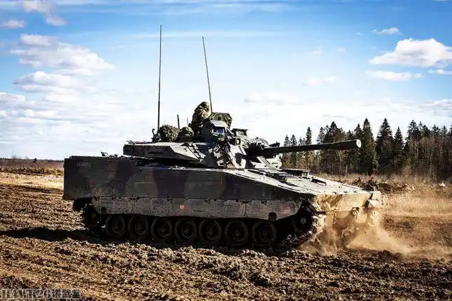 轻型坦克的既视感:爱沙尼亚精锐装甲侦察营演习 二手步战很唬人_网易