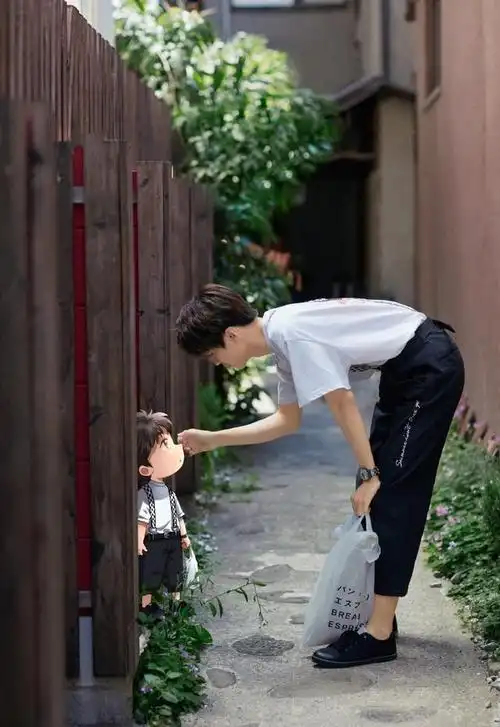 王俊凯与"小小凯"同框 小小凯是谁?大家为什么喜欢王俊凯?