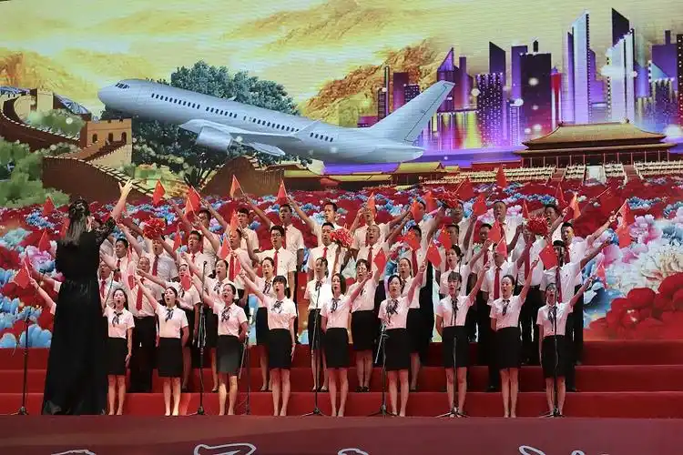 我和我的祖国风展红旗如画庆祝中华人民共和国成立70周年红歌大合唱