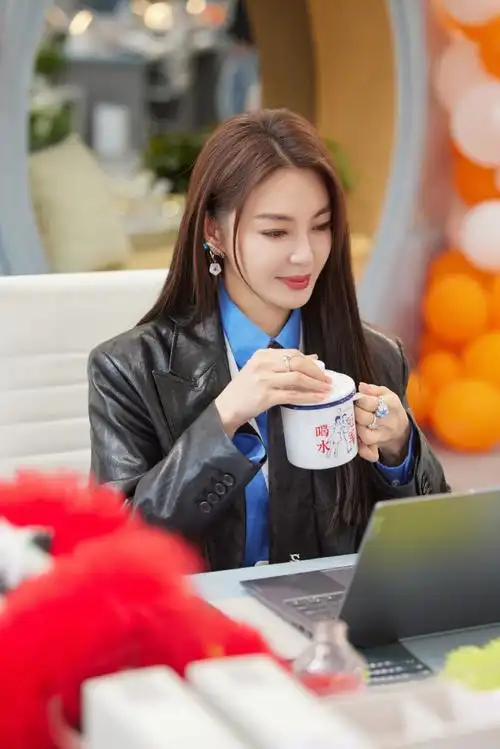 张雨绮超话93#张雨绮女子推理社#好好好推理社张小雨@张雨绮准时