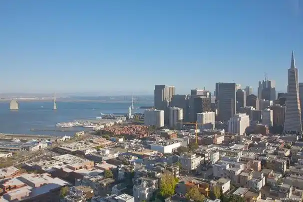 美国休斯敦是一座充满活力和魅力的城市,位于德克萨斯州东南部.