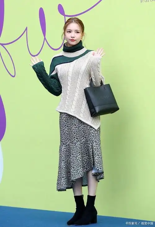 韩国服装以其独特的设计,多样的风格,高质的材质和实穿的功能,赢得了