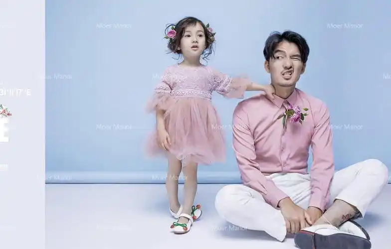 拍摄亲子照的时候要如何把控宝宝的拍照情绪