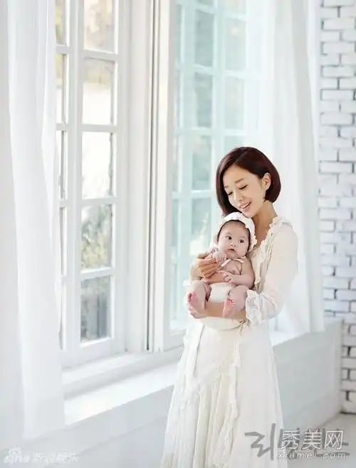 《继承者》尹孙河抱婴儿拍写真变慈母(3)【图】