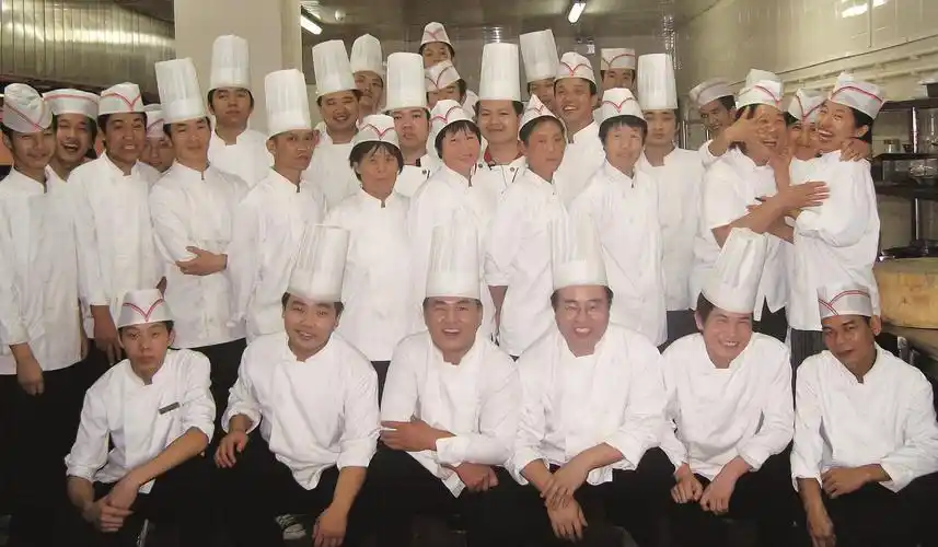 8月,中国籍,国家高级中式烹调师,国家高级营养师,粤菜名厨,北京追寻