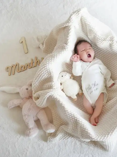 在家自己拍满月照