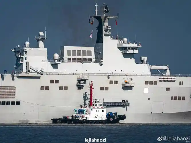 075型3号舰出港试航太美了