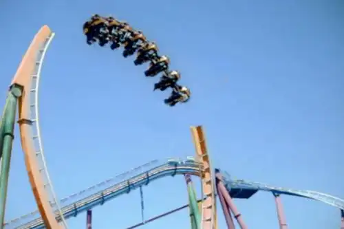 "断轨"过山车你们见过吗?就在中国,让人肾上腺飙升的刺激感